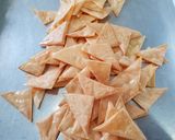 Foto langkah ke 4 dari resep Pangsit crispy keju (Keju crispy) 1 bahan.