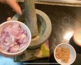 รูปขั้นตอนการทำที่ 2 ของ หมูผัดกะปิ