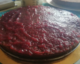 Foto del paso 5 de la receta: Tarta de chocolate rellena de frambuesa y mousse de vainilla 🥧