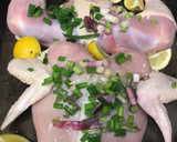 Foto del paso 1 de la receta: Pollo al horno al vino blanco, muy tierno y jugoso!