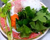 รูปขั้นตอนการทำที่ 1 ของ แกงจืดตำลึงไก่สับ