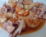 Foto del paso 2 de la receta: Salmón en salsa de naranja y marisco