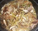 Foto del paso 4 de la receta: Chuleta encebollada con champiñones