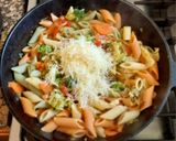 Foto del paso 3 de la receta: Pasta con verduras al wok. ✨️♻️