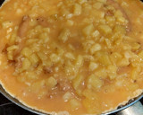 Foto del paso 10 de la receta: Tortilla de patatas con salchichas encebollada al vino
