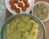A picture of step 4 of Durian Bánh Pía (Vietnamese Durian Pastry).