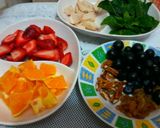 Foto del paso 1 de la receta: Ensalada con fruta