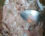 Hình bước làm 1 của món Chả mực đùm