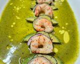 Foto del paso 7 de la receta: Ensalada de gambas y aguacate con salsa de cilantro