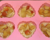 Foto del paso 6 de la receta: Bizcochuelitos de Avena y Maiz con corazon de manzana