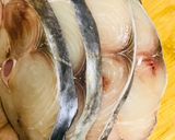 A picture of step 1 of Fried king fish.