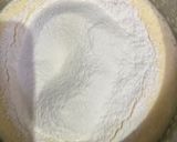 A picture of step 5 of Hot milk cake.