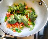 A picture of step 4 of Broccoli Fried Rice 😋😋.