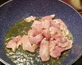 Foto del paso 1 de la receta: Pollo a la crema con boniato y patatas