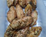 Foto del paso 6 de la receta: Alitas de pollo con tomillo y romero (al horno)