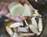Gambar langkah 2 resipi Sup Tauhu Telur.