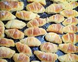 Foto del paso 15 de la receta: Bizcochos "medialunas" o facturas