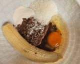 Foto del paso 1 de la receta: Bizcocho de chocolate sin harina ni azúcar
