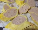 Foto langkah ke 7 dari resep Egg chicken roll.