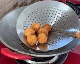 Foto langkah ke 9 dari resep Bola - Bola Nasi.