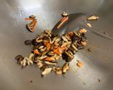 海鮮什錦湯麵的食譜步驟2照片