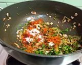 A picture of step 3 of Methi paneer mini parata.