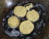A picture of step 3 of Pav pakora.