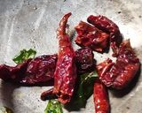 पुडाची चटणी (Pudachi Chutney Recipe In Marathi) रेसिपी स्टेप 2 फोटो 