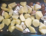 Foto del paso 1 de la receta Butifarras al horno con setas portobello y patatas especiadas