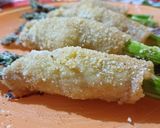 Foto del passaggio 4 della ricetta Involtini di pollo con asparagi e parmigiano