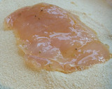 Foto del paso 2 de la receta: Milanesas de pollo