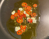 Foto del paso 2 de la receta: Espaguetis con ajo, aceite y guindilla