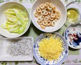 A picture of step 1 of Easy lunch! Japanese-style pizza with whitebait, chikuwa and leeks.