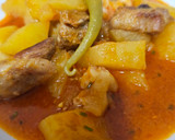Foto del paso 6 de la receta: Costillas de cerdo con sepia, patatas y langostineras