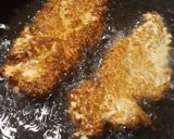 A picture of step 3 of Chicken Schnitzel.