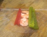 Foto langkah ke 4 dari resep Vietnam spring roll isian udang rebus.