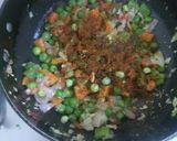 A picture of step 3 of Veg Chinese Masala Noodles.