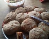 Foto del paso 3 de la receta: Panes rellenos de tomate, queso y salsa