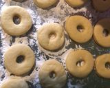 Foto langkah ke 7 dari resep Donat empuk ala j.co dengan topping glaze dan topping donat kampung.