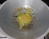 Foto langkah ke 3 dari resep Ayam Suwir Daun Jeruk.