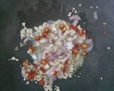 Foto langkah ke 2 dari resep Nasi Goreng Sosis.