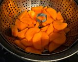 Une image de l'étape 1 de Pâtes aux carottes façon gnocchis.