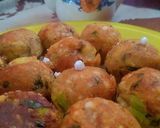 A picture of step 9 of Sabudana Vada.