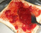 Foto langkah ke 4 dari resep Selai Strawberry Homemade 2 bahan.