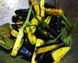 बैंगन टमाटर सब्जी (Baingan Tamatar Sabzi recipe in Hindi) रेसिपी चरण 2 फोटो