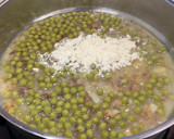 Foto del paso 3 de la receta: Merluza, habitas y sopa de guisantes