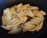 Foto del paso 1 de la receta: Pavo con salsa de sidra y patatas