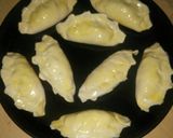 Foto del paso 6 de la receta: Empanadas de pollo y choclo 😛