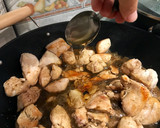 Foto del paso 2 de la receta: Pollo con fideos en salsa teriyaki, con miel y salsa de soja. Facilísimo!