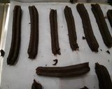 Foto langkah ke 6 dari resep Churros Oreo Panggang Saus Strawberry.